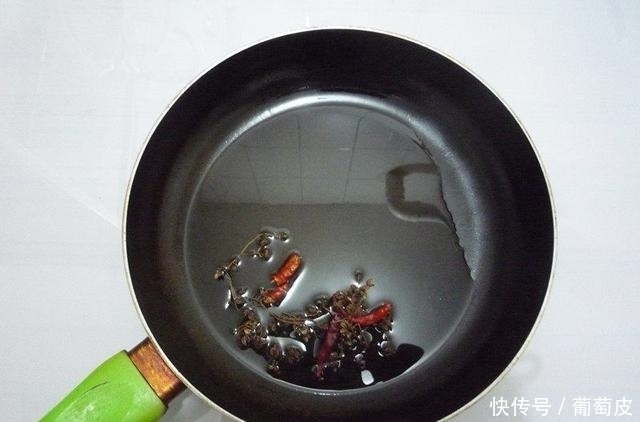 芹菜叶|预防高血压的菜，降血压、降血脂、防治动脉粥样硬化的功效。