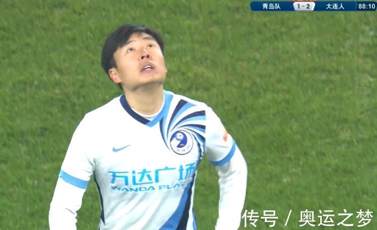 拉伤|不走运!33岁前国脚替补30秒伤退被换下,一度被抬上担架神情沮丧