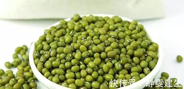 黑木耳|长期便秘要排毒! 这些食物是便秘“克星”, 常吃通便排毒一身轻