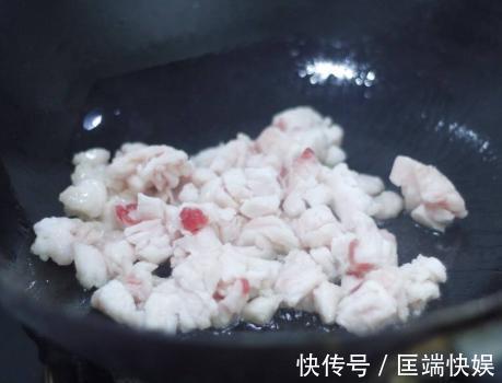 炸酱面|做炸酱面，放黄豆酱还是甜面酱？多数人做错了，难怪不香不好吃