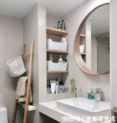 物架|越来越多人卫生间里不装置物架了,现在都流行这种设计,太聪明了