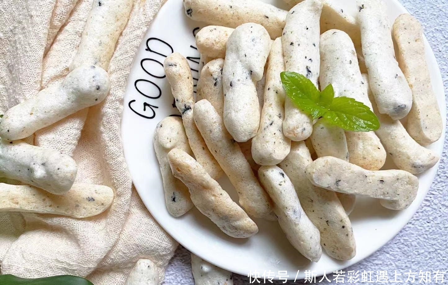 芝麻|做法简单,3步就搞定!无糖无油又补钙的小零食,娃吃一次就爱上