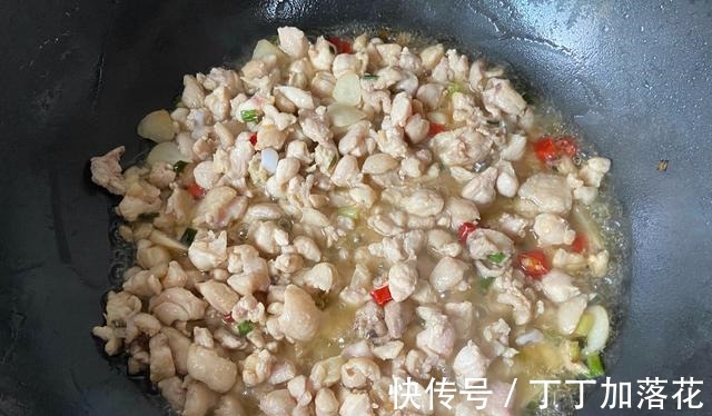 水淀粉|适合厨房新手学做的下饭菜，鲜香开胃，做法不难，比吃外卖强多了！