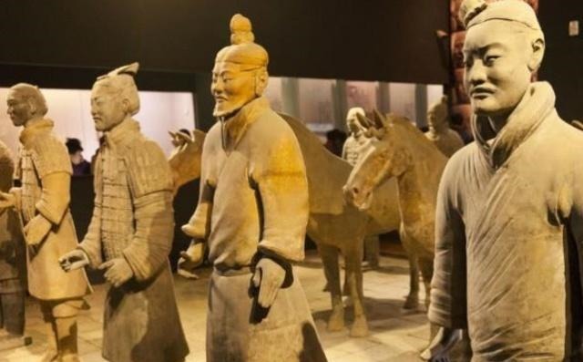 李大目#5本超好看架空历史文他收猛将招谋士,训练死士特种兵屯兵百万