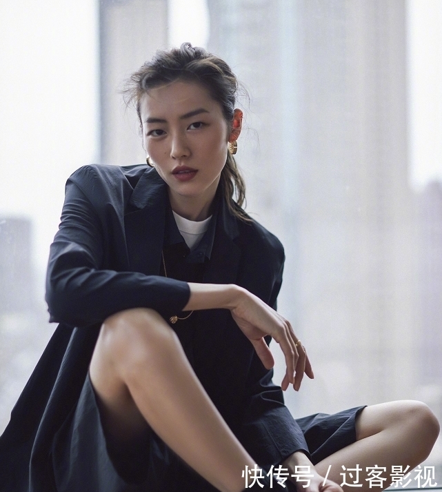 吴亦凡被芒果台抢去,搭配杨超越开潮流体验馆,难怪缺席新说唱