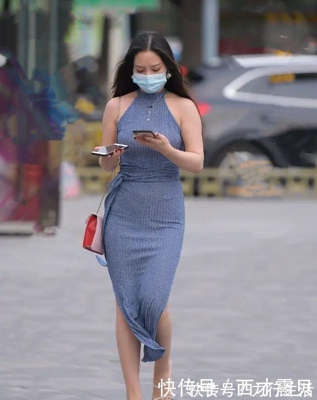 女性|连衣裙展现女性简洁气质,上身特别洋气