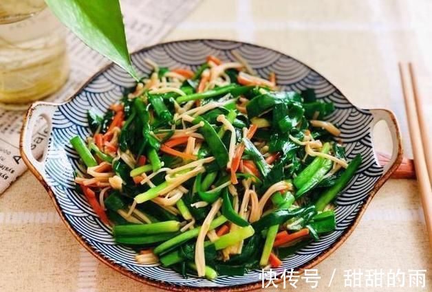 韭菜|它是真正的“刮油王”,每晚吃一点,清早排出隔夜黑臭便,无肚腩