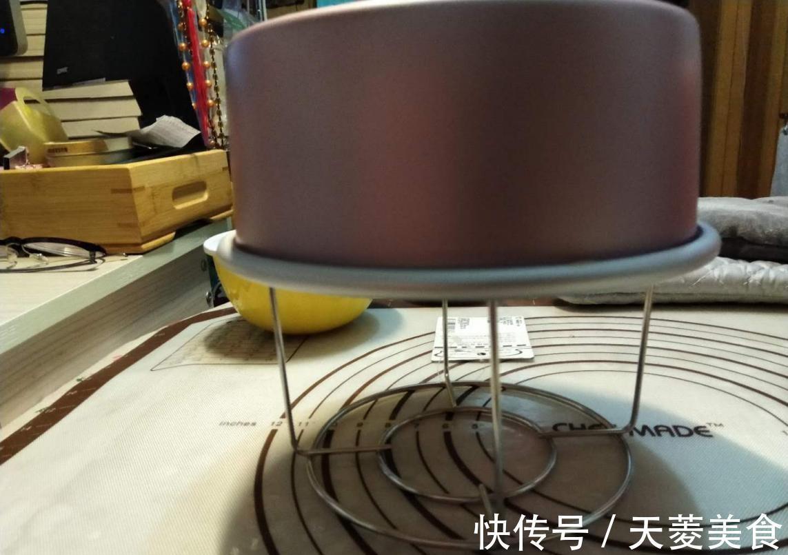 香草精|1碗面粉，4个鸡蛋，教你做黄油版的戚风蛋糕，松软好吃