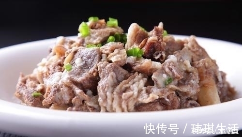 吃羊肉最忌讳的香料,很多人都喜欢往里加,羊肉都白炖了