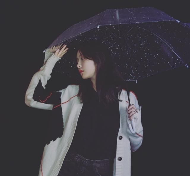 THE9成员赵小棠穿搭汇总,私服穿搭衣品吸睛,一张冷漠脸霸气十足