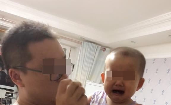 宝宝|妈妈一走就哭,是宝宝过度依赖吗?哭是对的,不哭才“有问题”