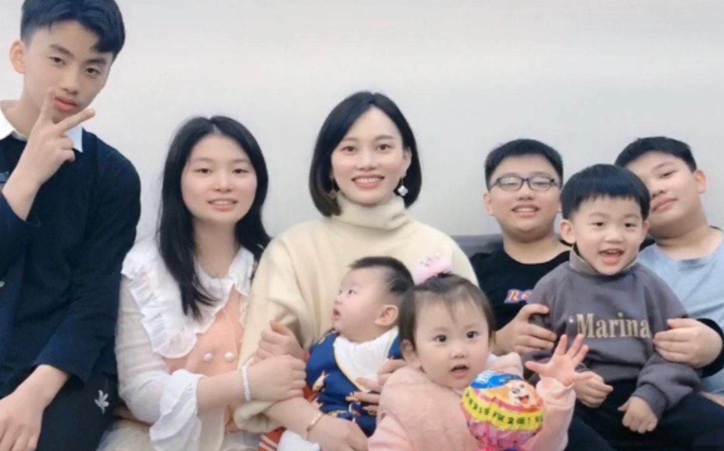 请回答1988|'难道我是二女儿,就不配吃到鸡腿吗?'父母的偏心到底有多伤人