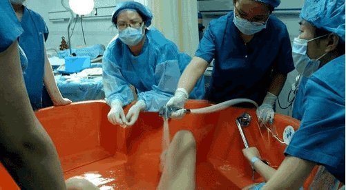 宝妈|水中分娩是什么体验?宝妈:试过才知道,生孩子原来也可以这样