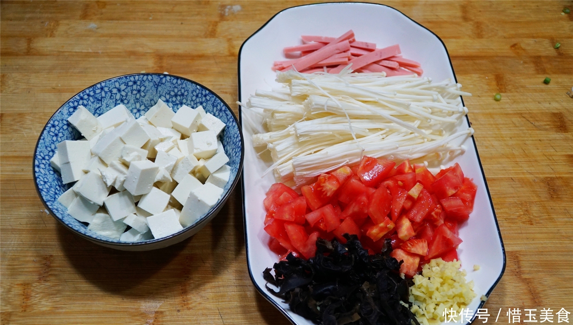 酸辣|豆腐做的酸辣汤,冬天多煮给家人喝,酸辣鲜香,1碗喝完直冒汗
