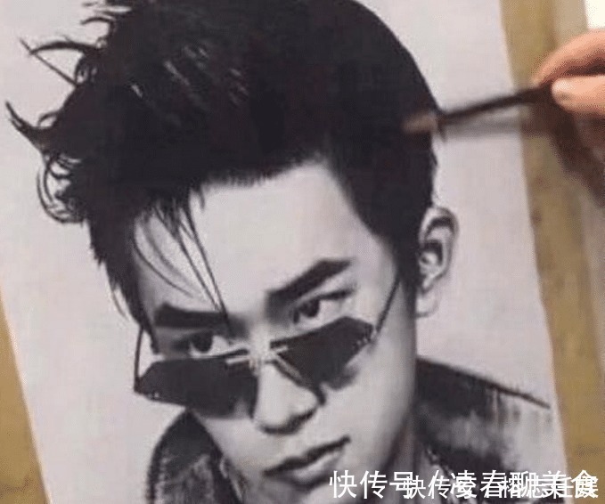 自画像&美术生画自画像,画作却是易烊千玺,看到本人直接懵了