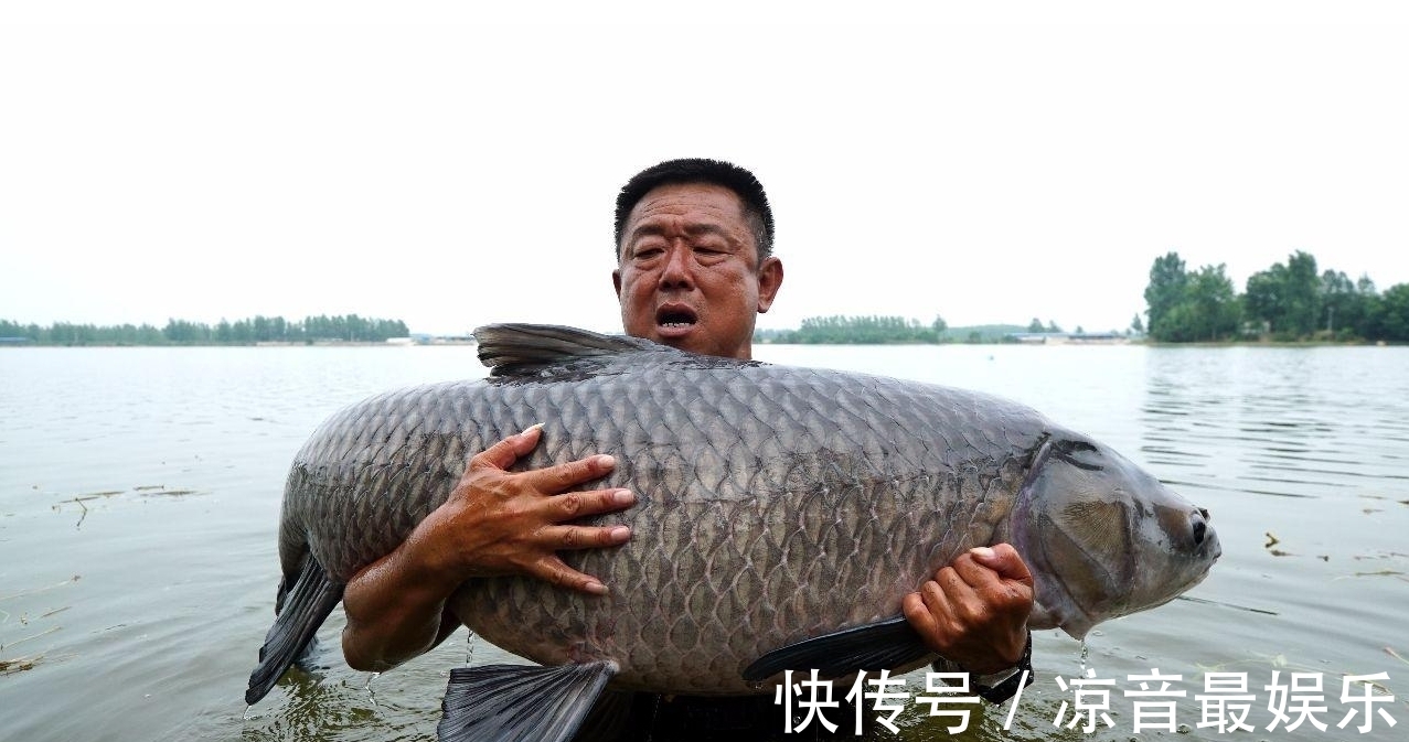 钓鱼界|李大毛：钓鱼界的第一游钓达人，手竿“擒获”150斤巨青一战成名