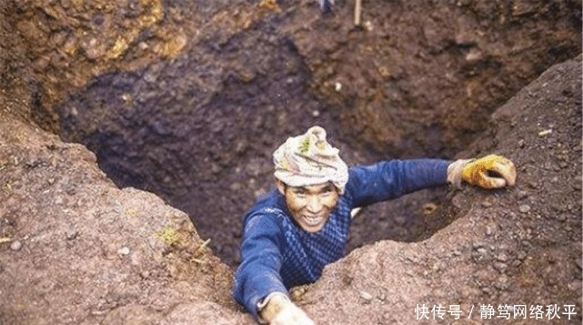 宝贝都|老农在菜园挖出生锈铁勺,竟摇身一变成国宝,上交后获6元奖励