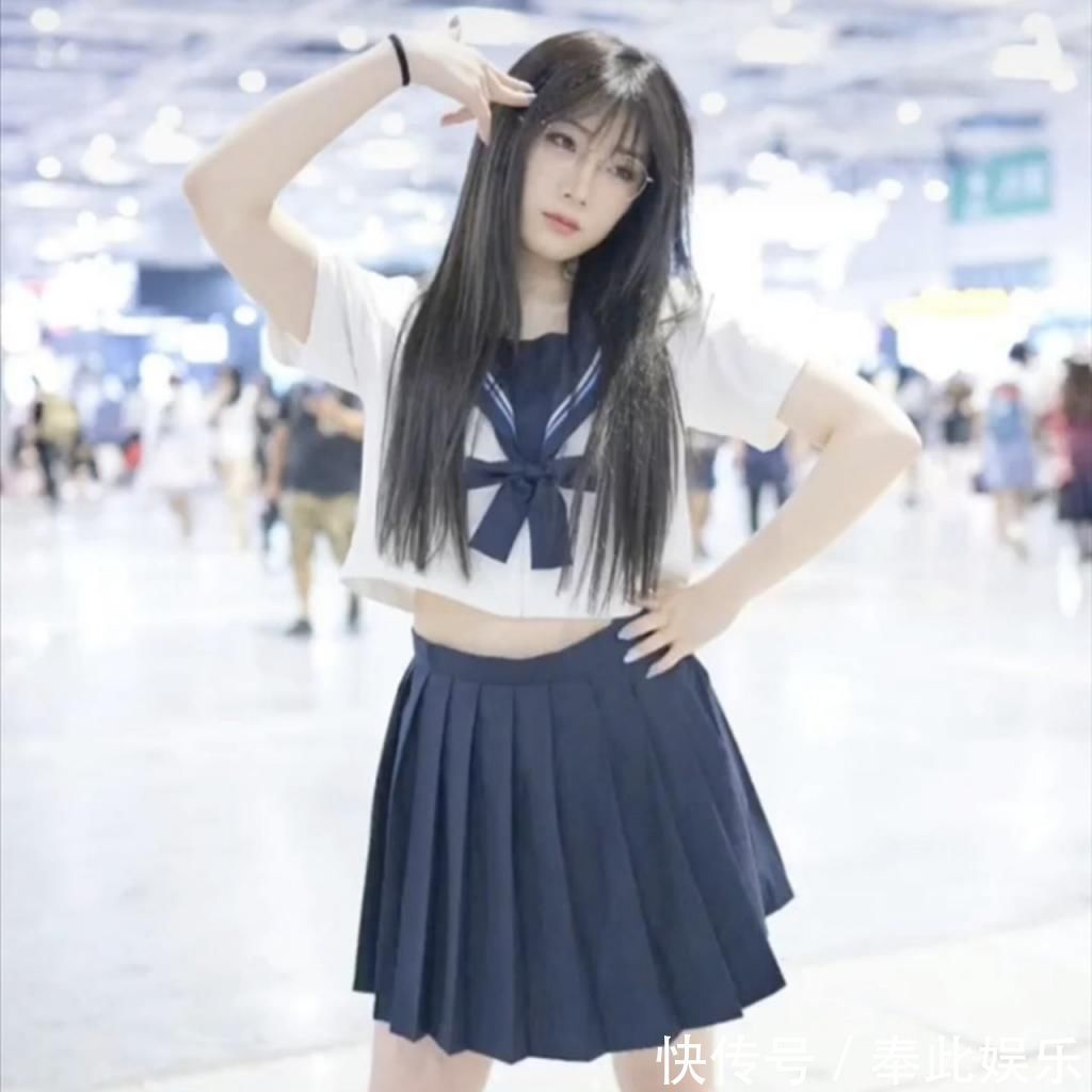 照片|漫展事件发酵4天,一张JK小姐姐“笑颜”照片不胫而走,看清模样后,爱了