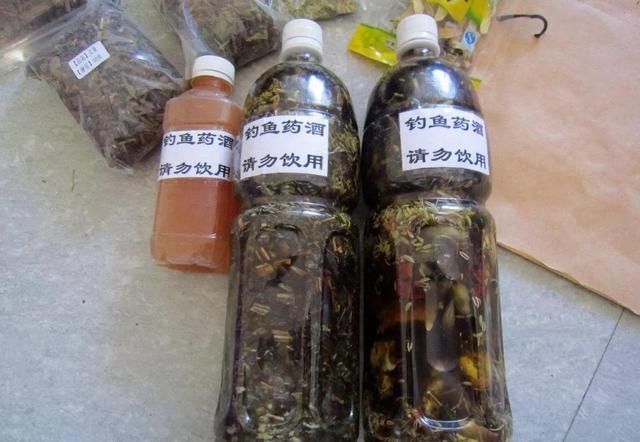 垂钓|钓鱼最好用的药酒不在渔具店，而在自己家，这三样东西混合就可以