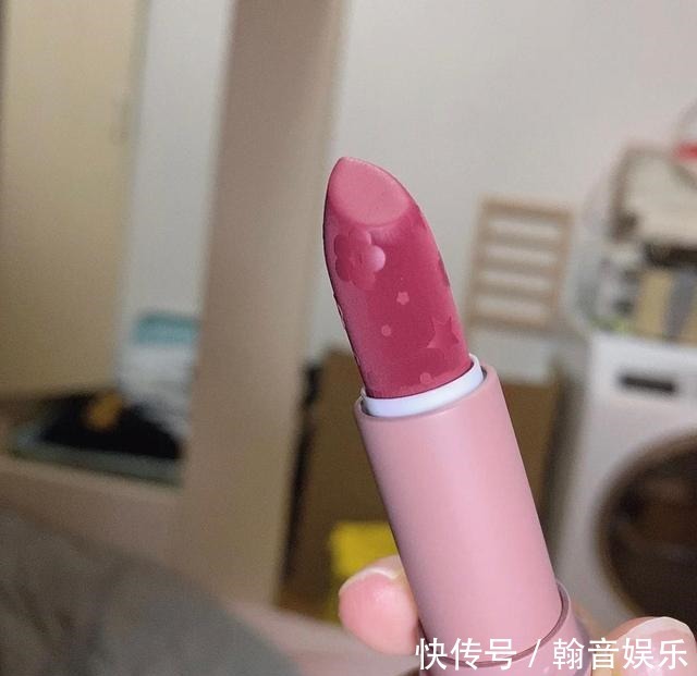 唇部 国货口红“真不行”完美日记被吐槽,花西子风评差,难怪用大牌