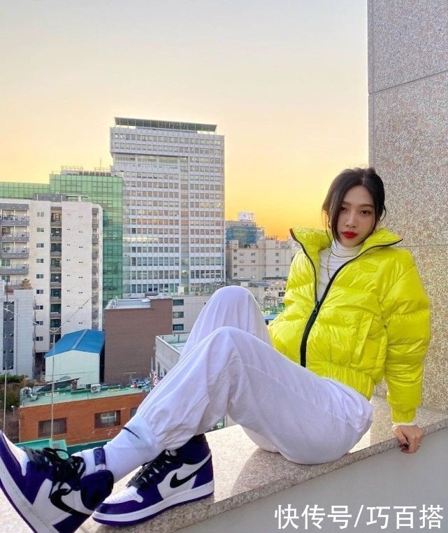  冬天|今年冬天流行色来了，女明星这个冬天都在变“嫩”，你还在犹豫吗