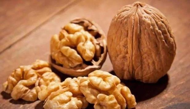 核桃|以下“2物”加大蒜泡着吃，血管干净通畅，肾也越来越健壮