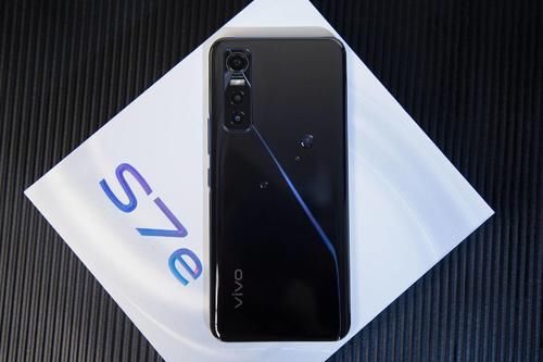 办法|5G手机也有减肥之痛？vivo S7e的轻薄化设计也是没办法