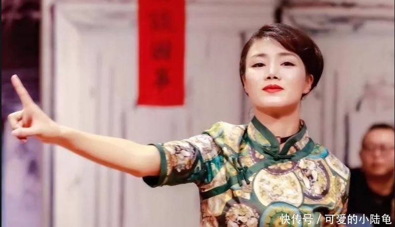 作品|张爱玲红极一时,作品一出就销售一空,为何后来连温饱都解决不了