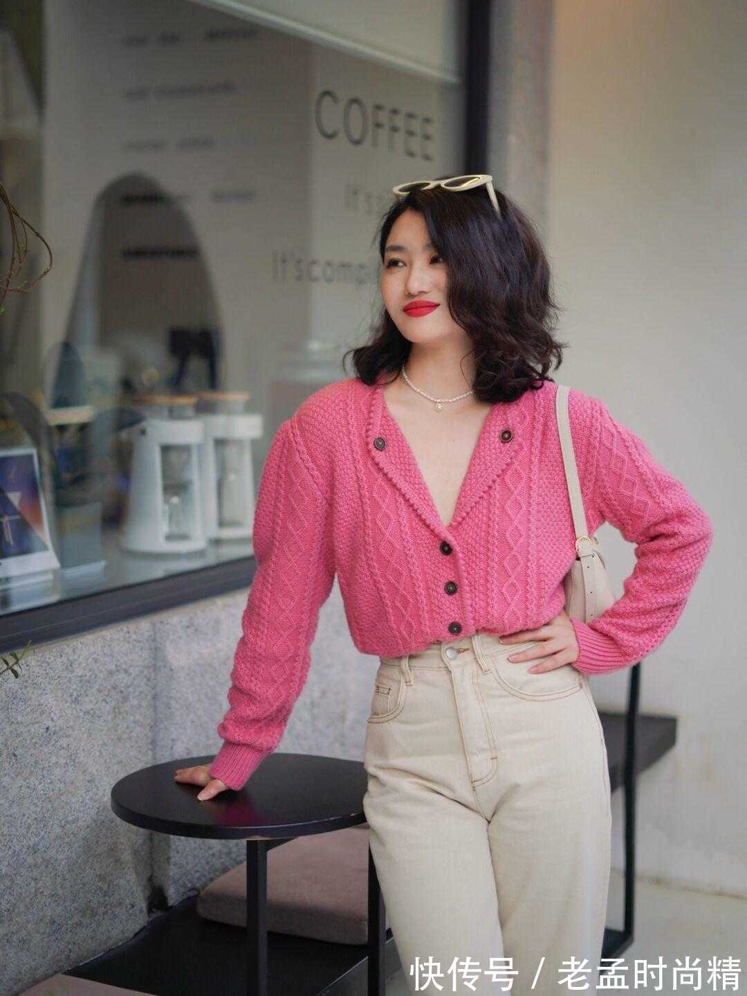 穿搭|30+女人怎么穿?“针织衫+牛仔裤”才是今秋标配,优雅时髦显气质