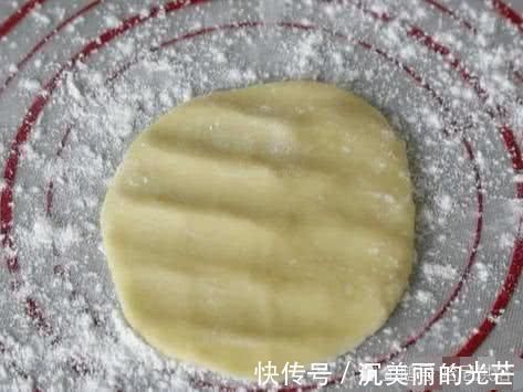 日式菠萝包,咋做才能柔软好吃很多人第一步就错了,关键在和面