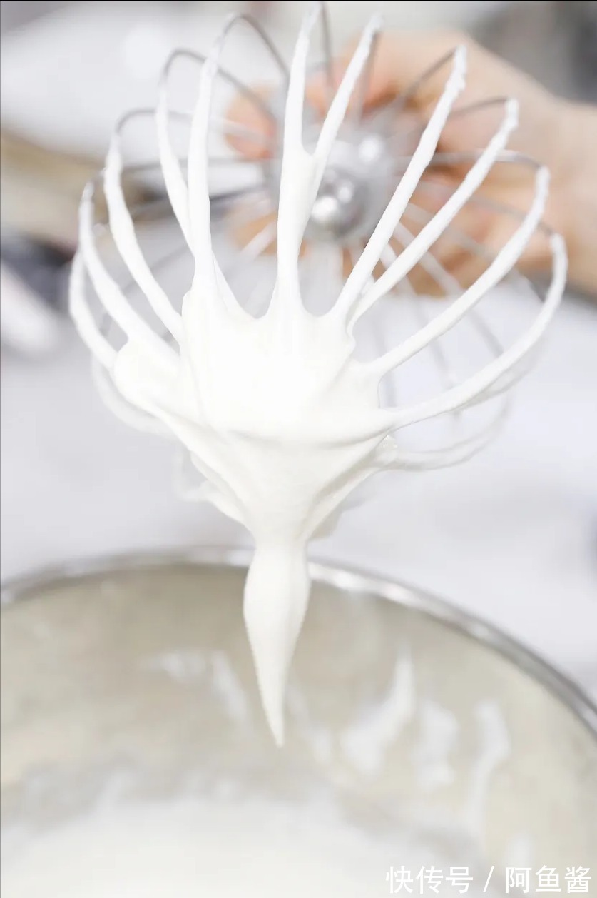 比浮云卷还要嫩的「水果蛋糕卷」，卖疯了！一次成功