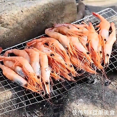 北极虾|#一口新年味，全家享佳味#加拿大北极虾腊味煲仔饭，香味四溢