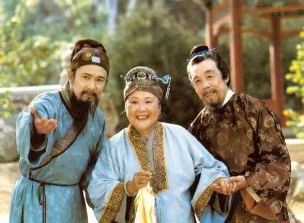 凤姐|贾母为何坚持让王熙凤嫁给琏?为何要纵容邢夫人生事?