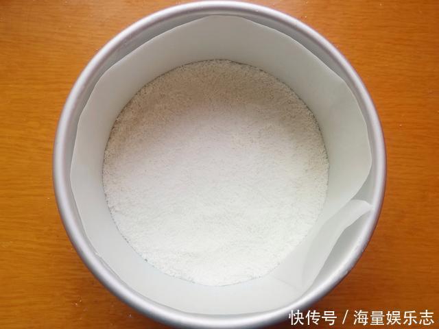  揉面|好吃的双色米糕配方来啦，不揉面不发酵，松软香甜不粘牙，真解馋