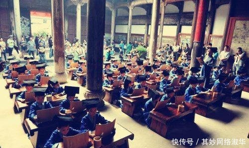 古代没有普通话,各地的大臣上朝时用方言能听懂吗?