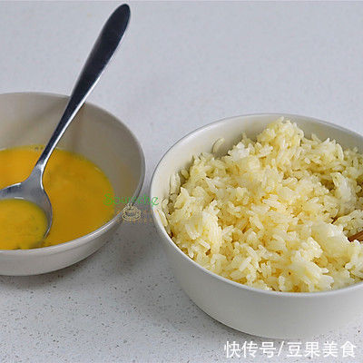 黄金蛋炒饭|#圣迪乐鲜蛋杯复赛#黄金蛋炒饭