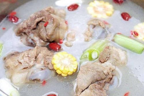 鳝鱼的家常做法，简单好做，鱼肉鲜嫩无腥味，好吃又下饭