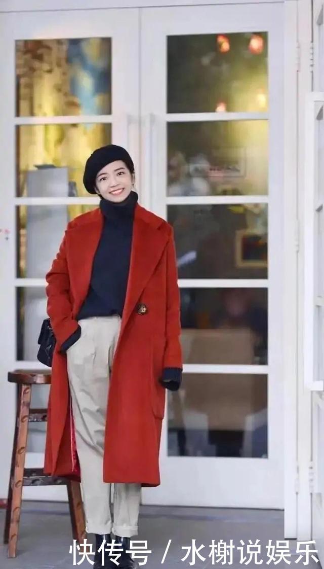 谁说红色衣服穿着俗?三木母女最新红衣搭配,美的高级又气质