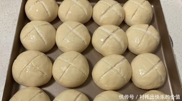 蒜香小餐包|早餐别老吃包子油条,试试这个,松软可口,连吃五个才过瘾