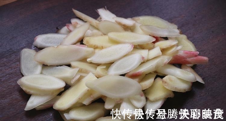 醋泡姜|夏天要常吃生姜,和醋是绝配,我家每周吃3回,很多人不懂有啥用