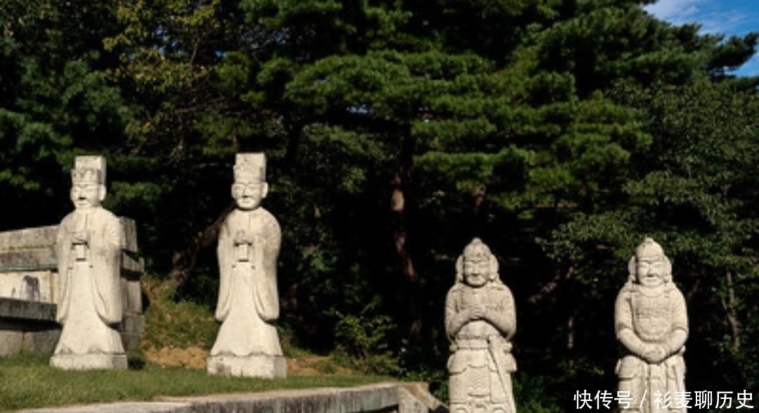 开城|走进朝鲜王陵景区，游客很少，石狮子威武