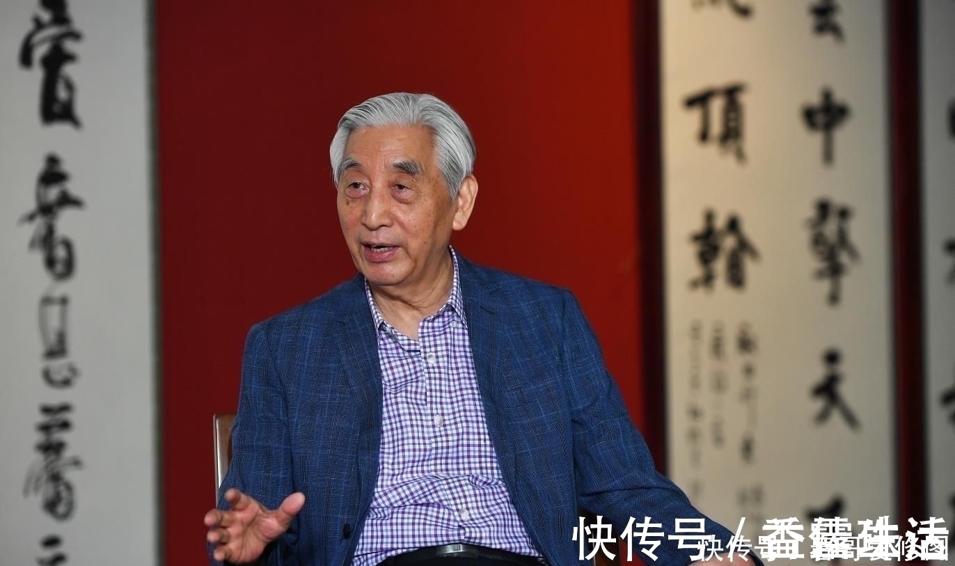 草隶&他连任两届书协主席,虽书法曾引争议,但写出个人风格值得肯定