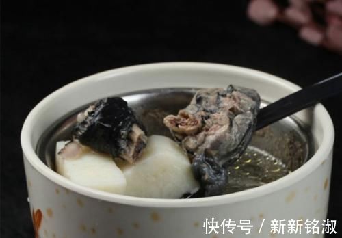 山药和它是绝配，简单炖一炖，气血双补，营养极高，脸色更红润