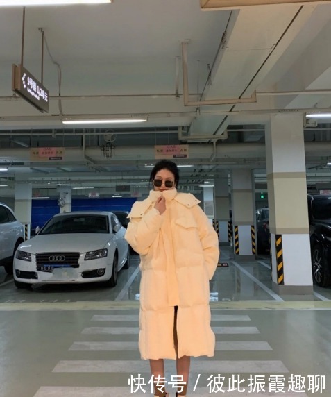 款式|白百合的羽绒服穿搭不显臃肿还耐看!款式基础配色清新,保暖好看