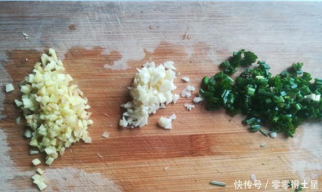 回锅肉|让我们来一盘回锅肉炒蚕豆,荤素搭配更有营养,你值得拥有