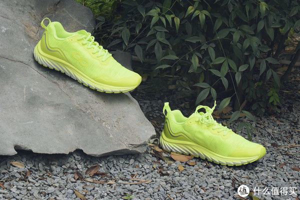 鞋底|减震透气会“呼吸”!咕咚10K悦弹跑鞋体验