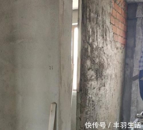 墙体|为了增加几厘米的使用空间业主让工人这样砌墙，胆太大