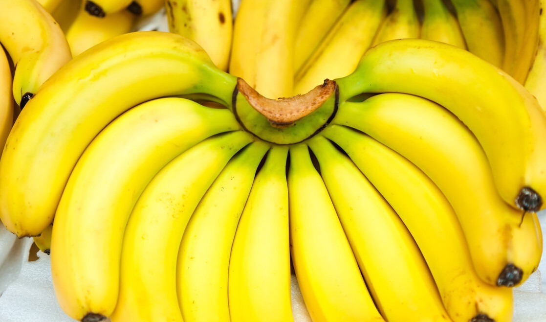 香蕉好吃却不容易保存教你一个妙招，放一周不腐烂不变黑