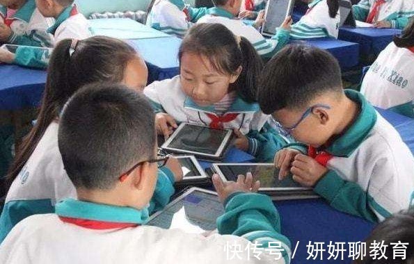 课本&为防止学生“犯花痴”,教材插图可以多心机?看完对比图才明白