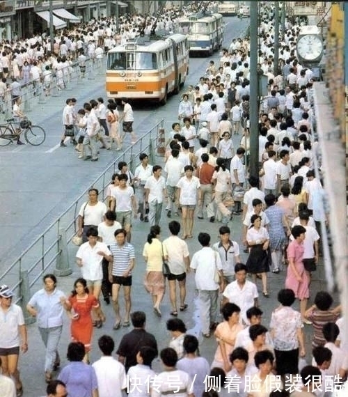 美得|美国人拍摄的1997年中国图1让人怀念、图5现在都是富豪、图6美得不像话